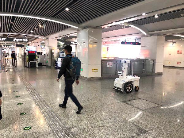 5G智能巡检机器人助力宁波地铁车站防疫(图2) 1-20031210413IV.jpg