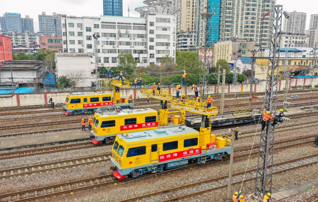 全国铁路开展大规模设备集中整修(图1) 1-200319105S11S.jpg