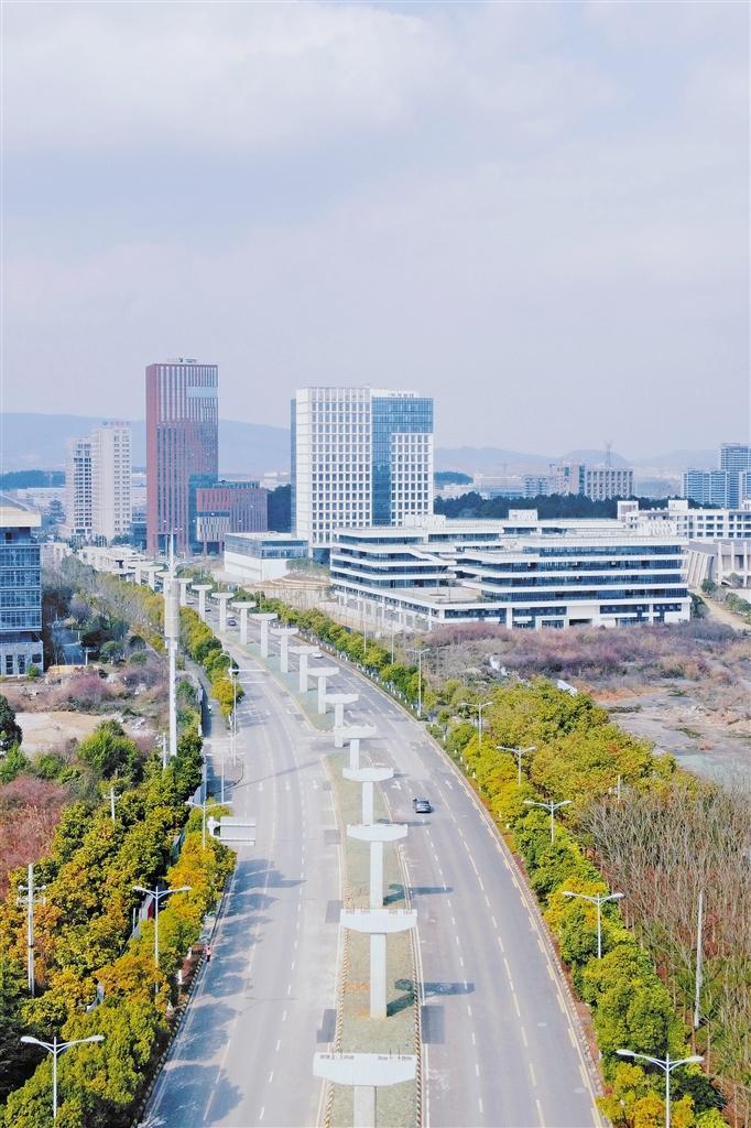 贵阳市有轨电车T2线一期工程逐步转入铺轨架梁及装饰装修阶段(图1) 贵阳市有轨电车T2线一期工程逐步转入铺轨架梁及装饰装修阶段(图1)