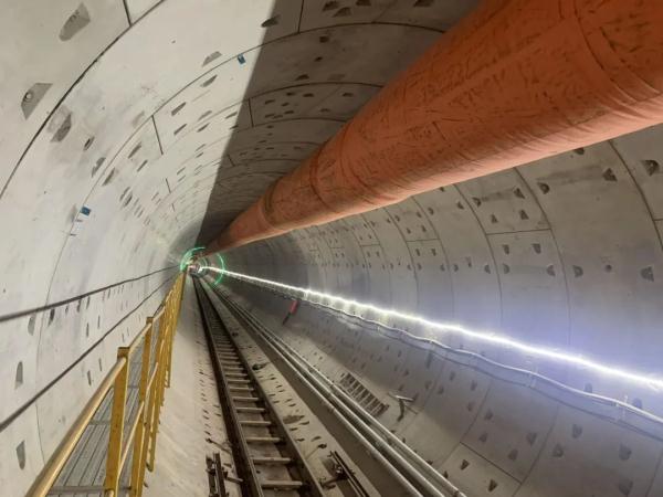 广州地铁12号线二沙岛至岭南广场区间右线盾构隧道顺利贯通(图1) 3-23031310394c04.jpg