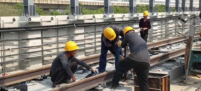 武汉地铁5号线起点调整工程全线“轨通”(图4) 3-2304130Z50S48.jpg