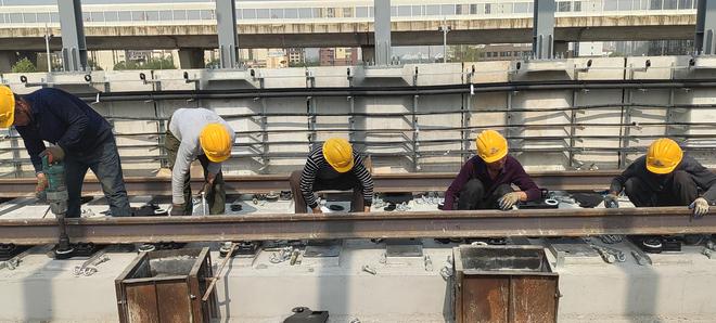 武汉地铁5号线起点调整工程全线“轨通”(图6) 3-2304130Z55CL.jpg