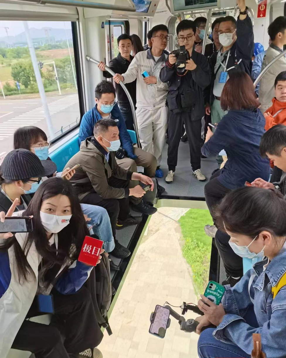国内首个空轨来了!“流动的空中观景平台”曝光(图3) 3-230511154T0T2.png