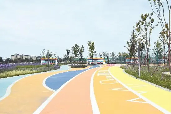 成都首个轨道公园完工验收(图1) 3-2305120S625252.jpg