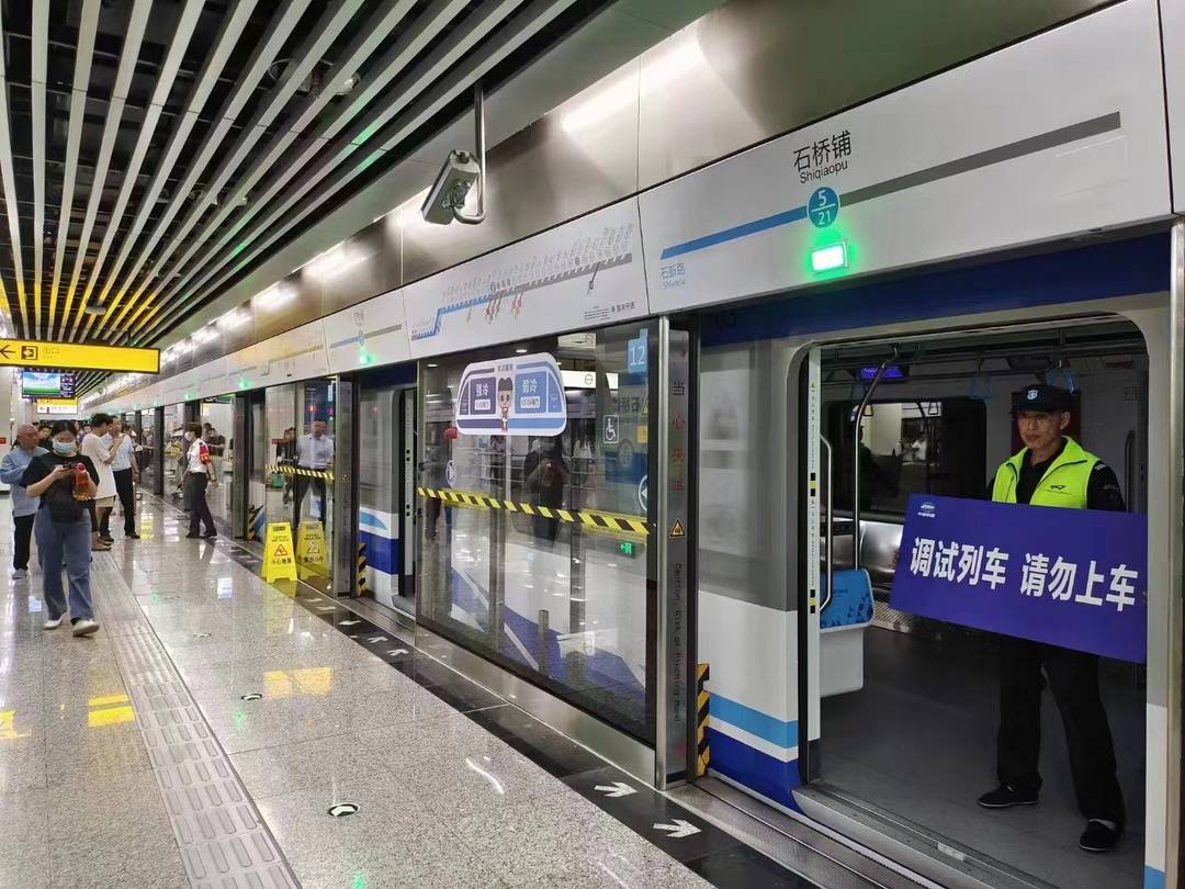 贯通列车进行“跑图”测试 贯通列车进行“跑图”测试