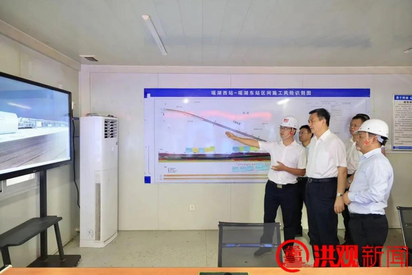 李红军专题调研轨道交通1、2 号线延长线建设(图1) 3-230Z5134412a7.jpg