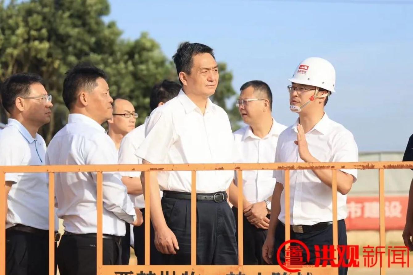 李红军专题调研轨道交通1、2 号线延长线建设(图2) 3-230Z5134423104.jpg
