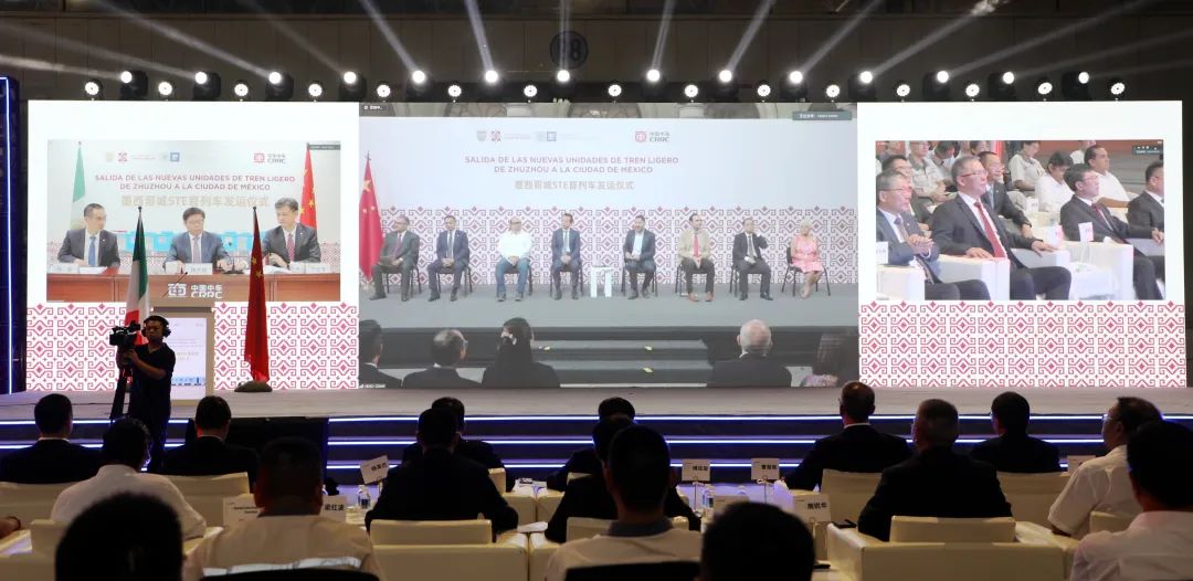 “中车造”首列墨西哥城轻轨列车下线(图2) 3-2309111355351E.jpg