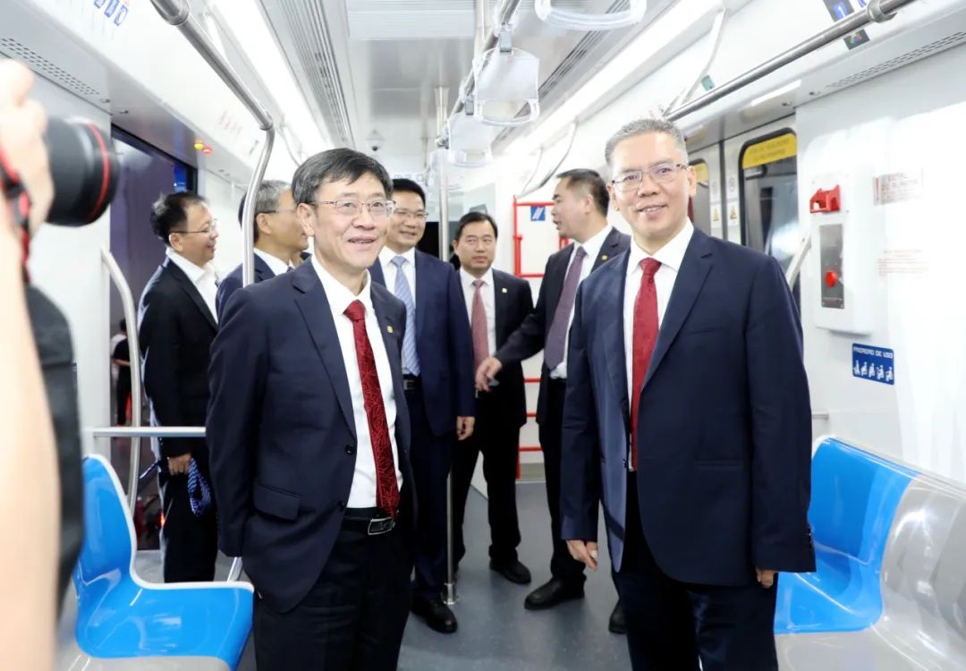 “中车造”首列墨西哥城轻轨列车下线(图12) 3-23091114122TM.jpg