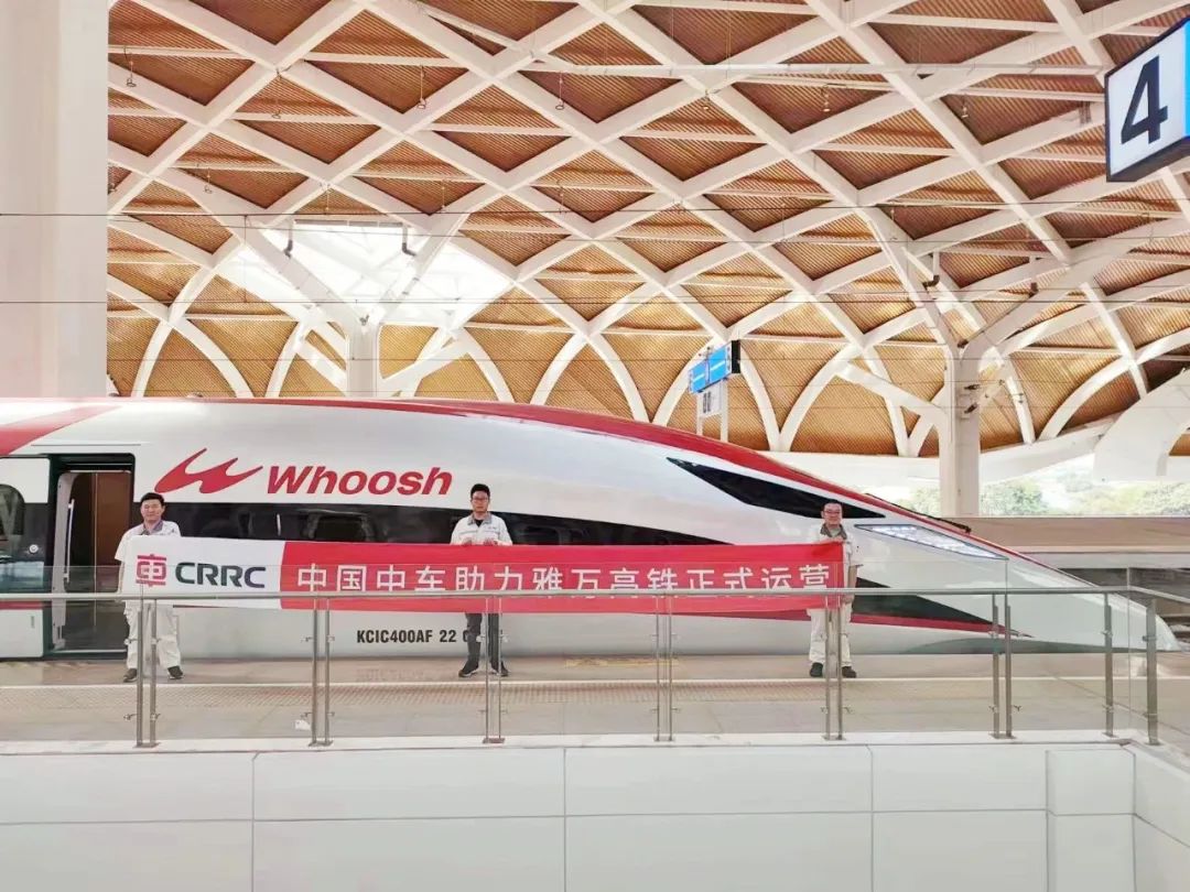 正式开通!我国首次在海外投入运营高速动车组长啥样?(图1) 3-23101Q40403548.jpg