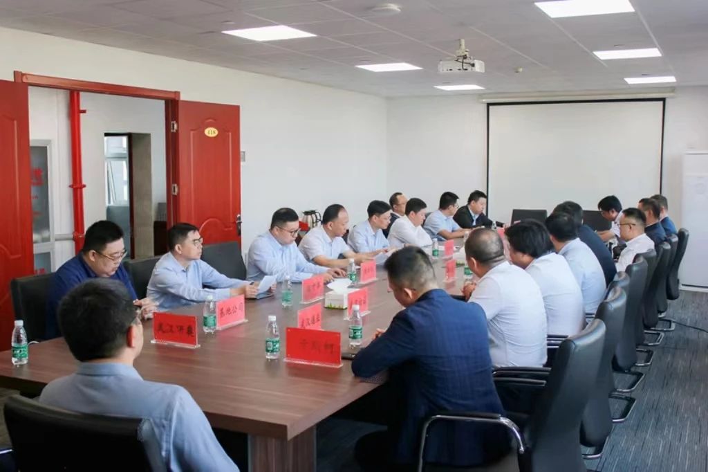 武汉轨道交通产业创新基地智造园举行入驻企业集中签约仪式(图1) 3-231020144156216.jpg