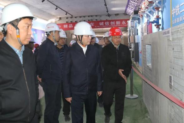太原轨道集团调研督导1号线站后工程施工进度(图1) 3-2310230T9251S.jpg