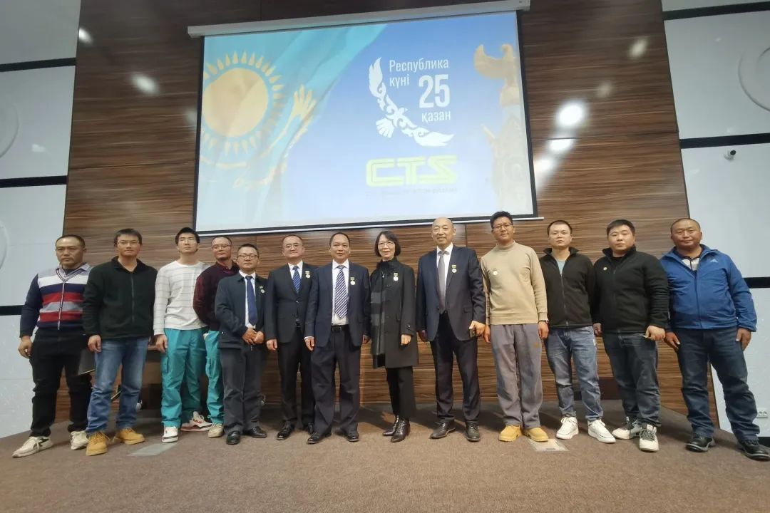 哈萨克斯坦阿斯塔纳市新交通系统轻轨项目举行表彰大会(图1) 哈萨克斯坦阿斯塔纳市新交通系统轻轨项目举行表彰大会(图1)