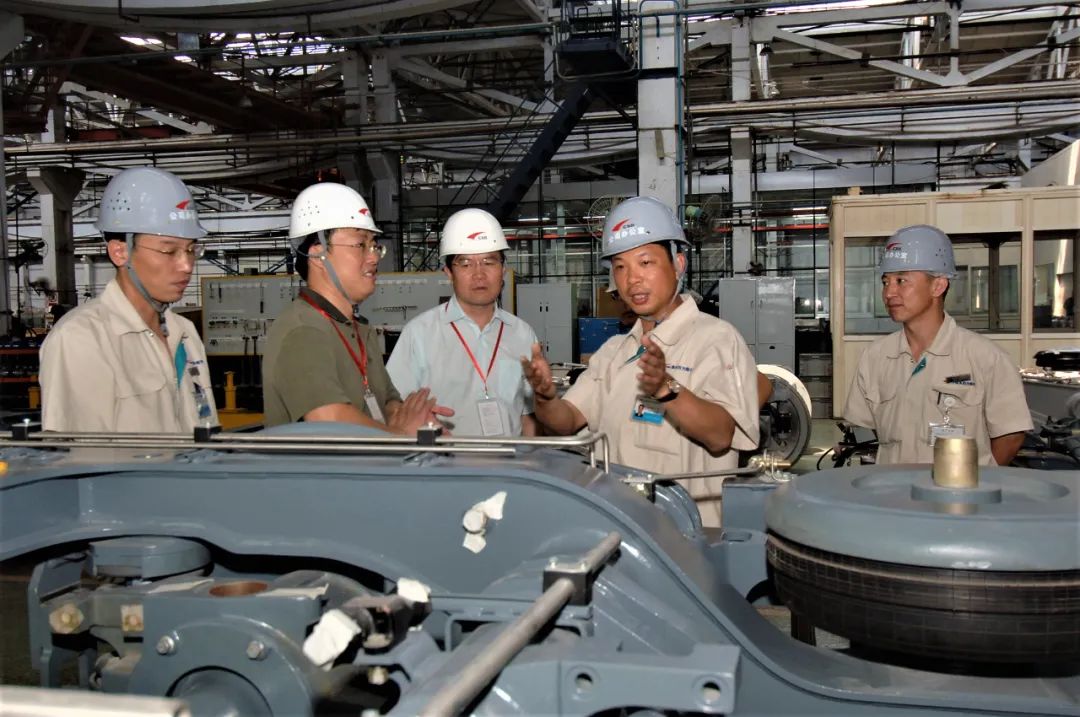 中国中车总工程师王军:与中国速度同行(图2) 3-23110G05631T9.jpg
