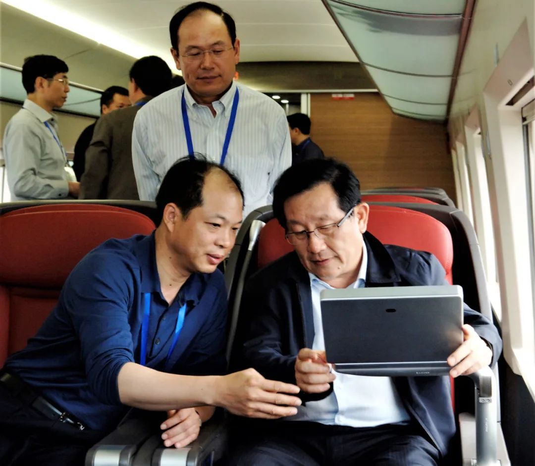 中国中车总工程师王军:与中国速度同行(图3) 3-23110G05643X9.jpg