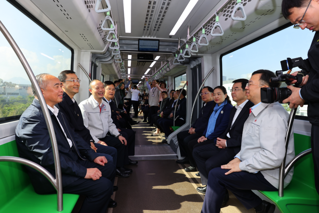 山东省委书记林武率队考察比亚迪全球总部并体验云巴(图3) 3-231124160924409.png