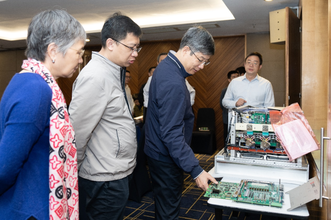 示范引领!地铁车辆全自主牵引变流器研制及应用顺利通过评审(图1) 3-23121ZU1561N.png