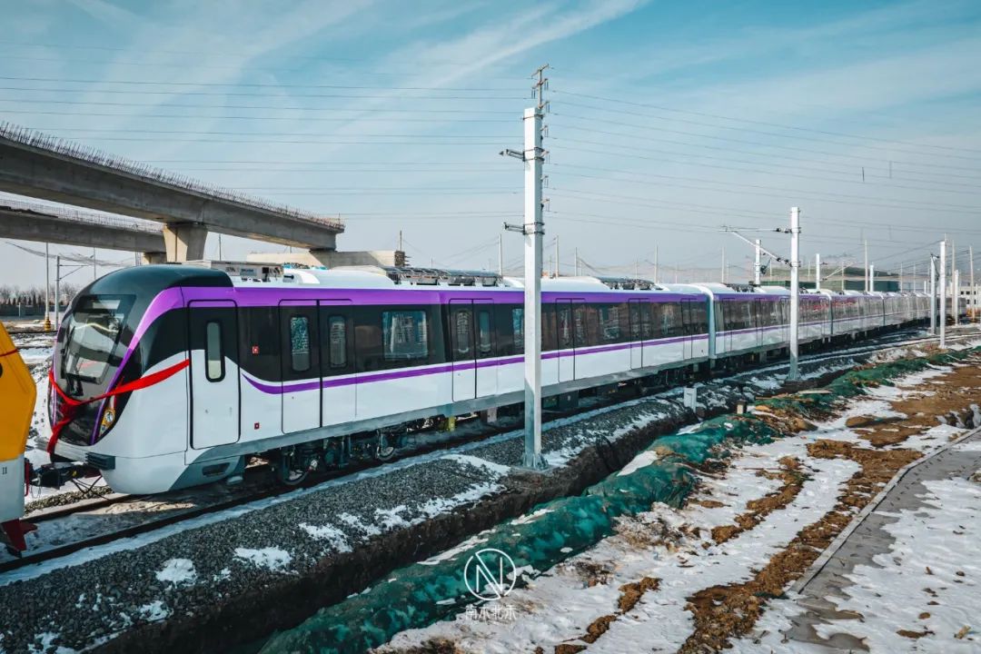 天津轨道交通Z4线首列车交付用户(图1) 3-240104151609595.jpg