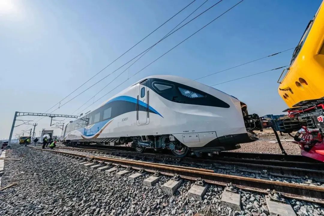 国内首列市域C型列车交付(图2) 国内首列市域C型列车交付(图2)