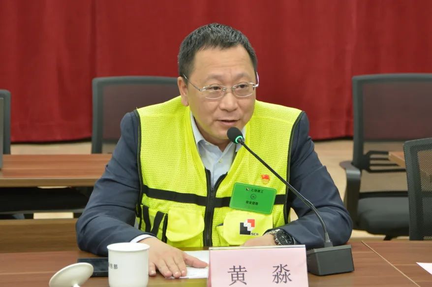 东方枢纽上海东站项目召开2023年度立功竞赛总结表彰暨2024年度立功竞赛动员会(图2) 3-2401300UJ14O.jpg
