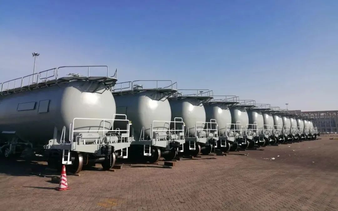 中车铁路水泥罐车发往韩国(图1) 3-240315140FaH.jpg