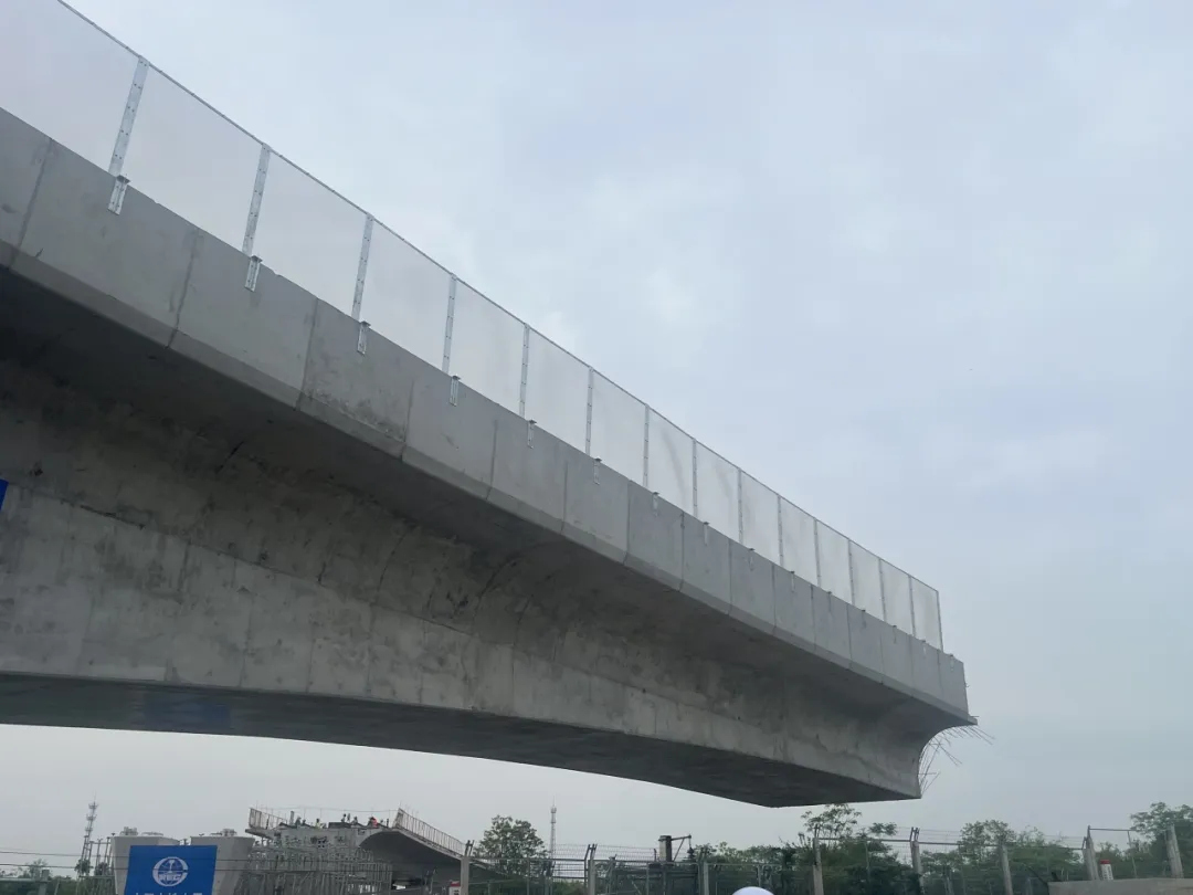 武汉地铁前川线二期转体梁成功转体“跨越”麻武铁路(图2) 3-2404191134215S.png