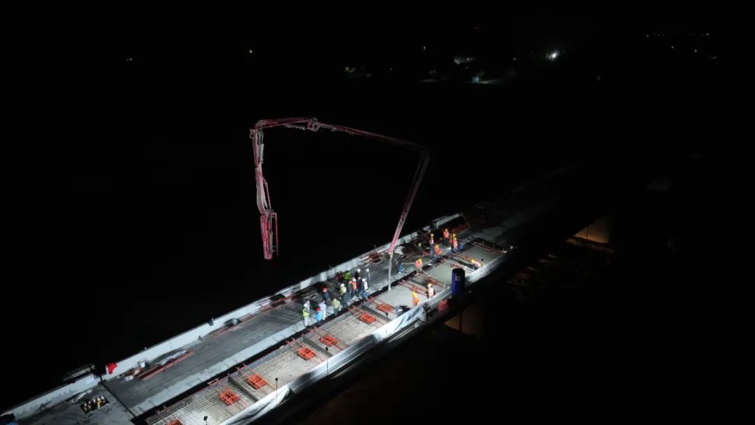 济滨高铁滨州段率先进入无砟轨道施工阶段(图1) 3-2405140S3351Z.jpeg
