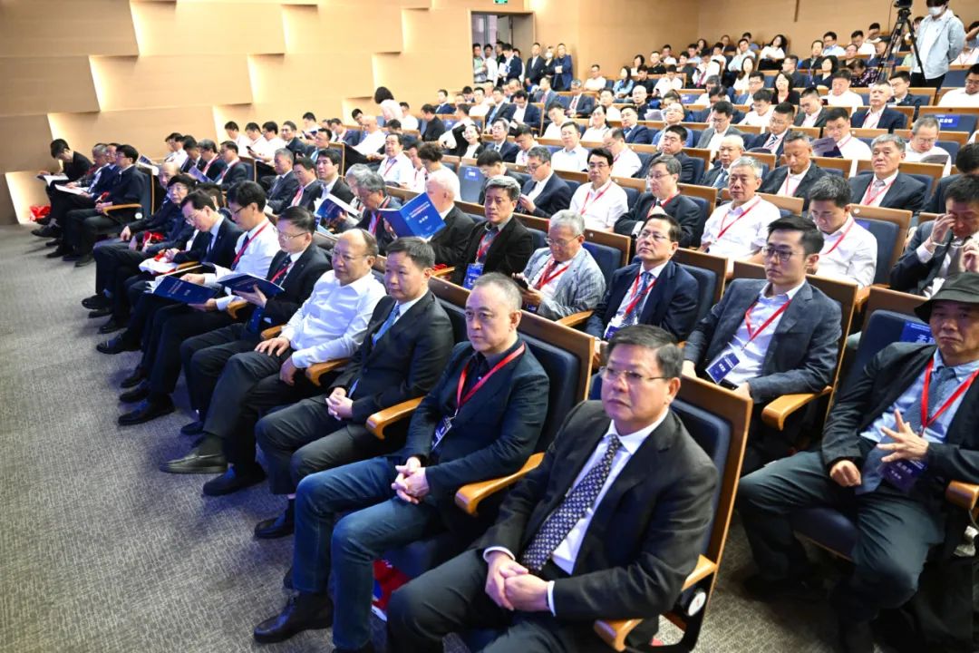同济大学高铁及站城融合研究院揭牌成立(图7) 3-24052215011K01.jpg