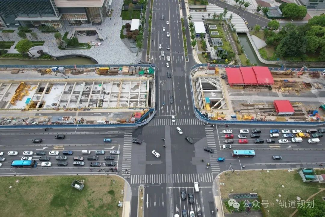 无锡地铁5号线体育中心站正式封顶(图1) 3-2406041509114T.jpg