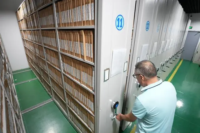 13万余卷档案见证北京地铁发展史,未来档案将逐步数字化(图2) 13万余卷档案见证北京地铁发展史,未来档案将逐步数字化(图2)