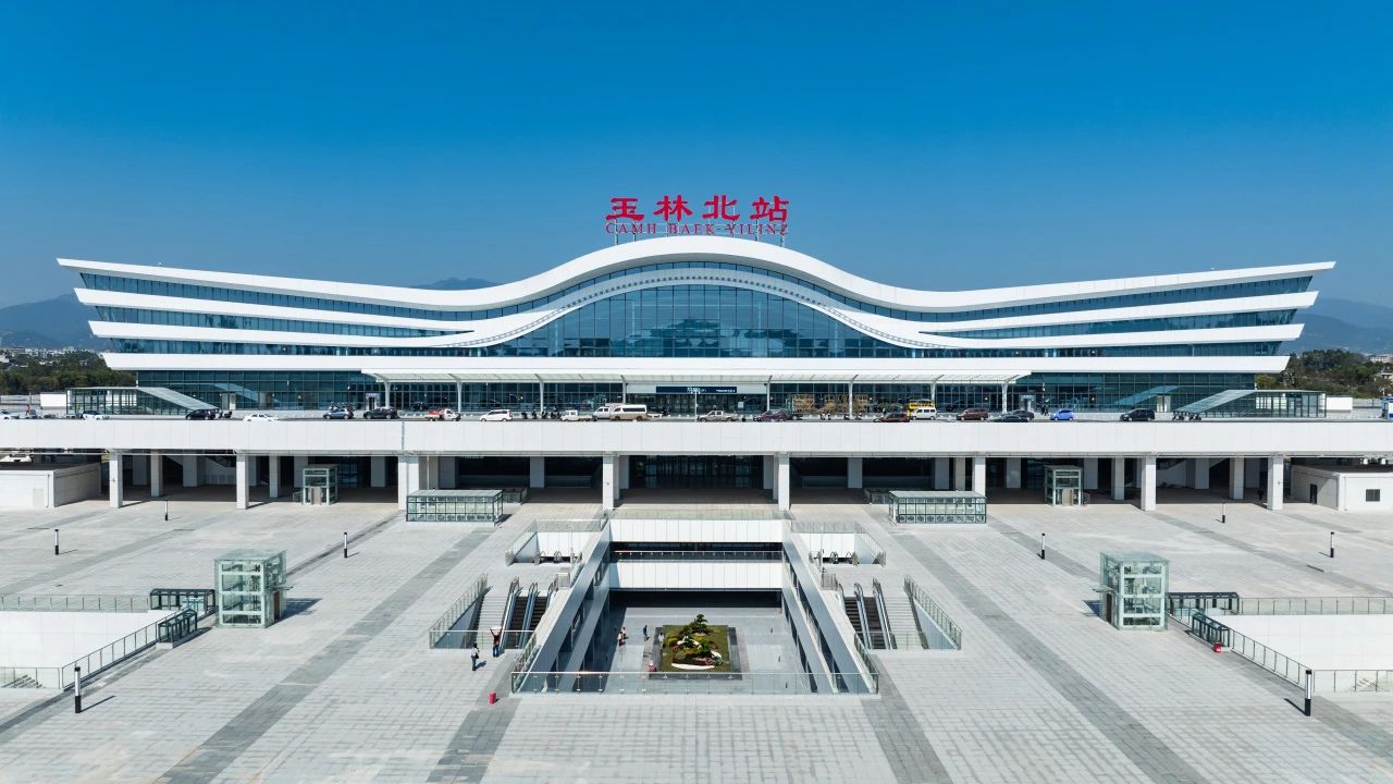 纵横八桂筑坦途——广西历史性实现“市市通高铁”(图3) 3-250103110943116.jpg