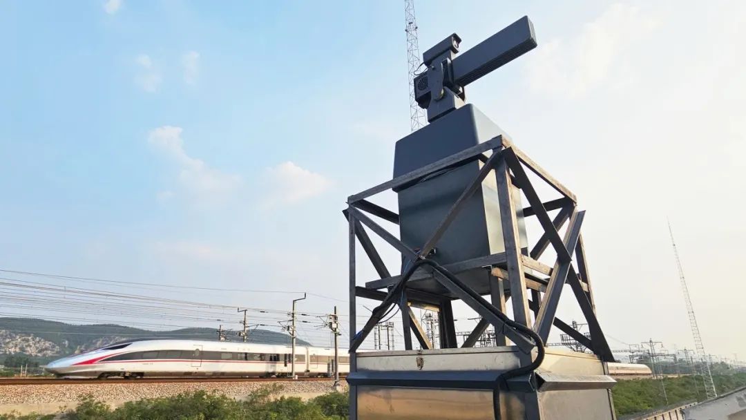 空地协同筑牢安全底线!中国通号携手铁路公安共建无人机预警防控屏障(图1) 3-2506041A32S42.jpg