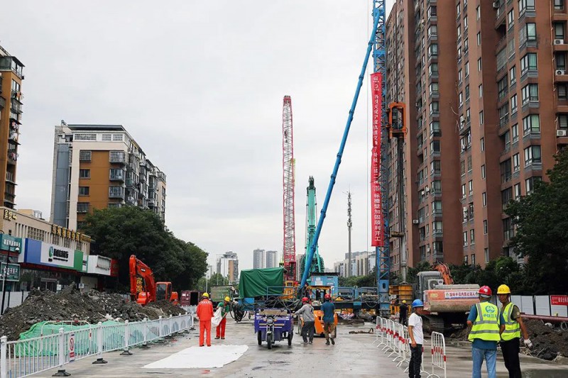 轨道交通 7号线北明程路站启动首幅地连墙施工(图1) 轨道交通 7号线北明程路站启动首幅地连墙施工(图1)