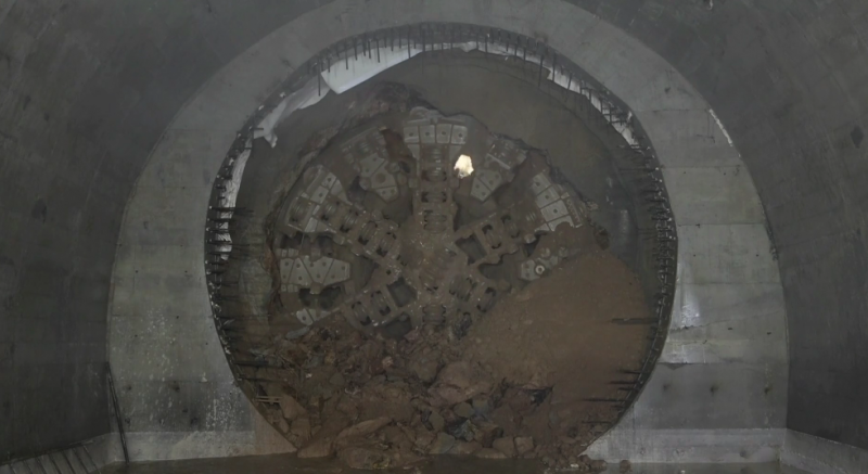 地铁8号线澳柯玛桥站至鞍山路站区间双线贯通(图1) 地铁8号线澳柯玛桥站至鞍山路站区间双线贯通(图1)