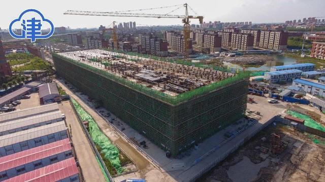 地铁Z4线建设新进展:最大地面车站顺利封顶(图1) 地铁Z4线建设新进展:最大地面车站顺利封顶(图1)