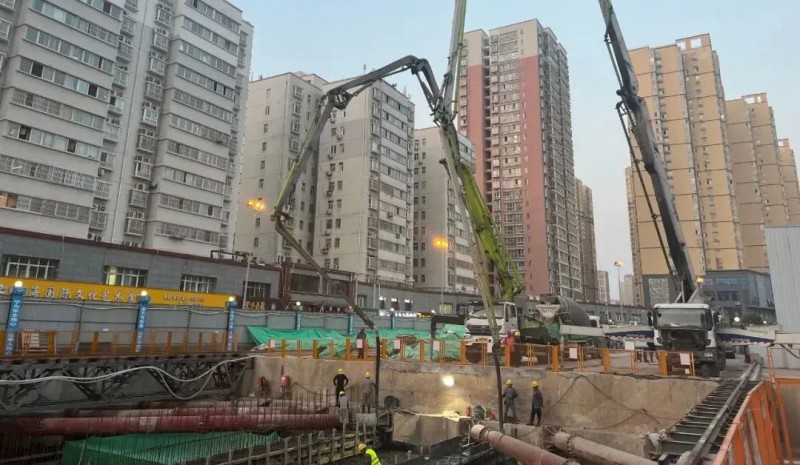 地铁8号线贞观路站顺利封顶(图1) 地铁8号线贞观路站顺利封顶(图1)