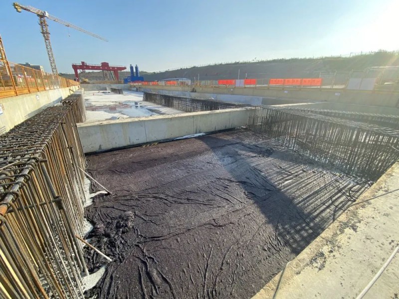 地铁延长线首座车站顺利封顶(图1) 地铁延长线首座车站顺利封顶(图1)