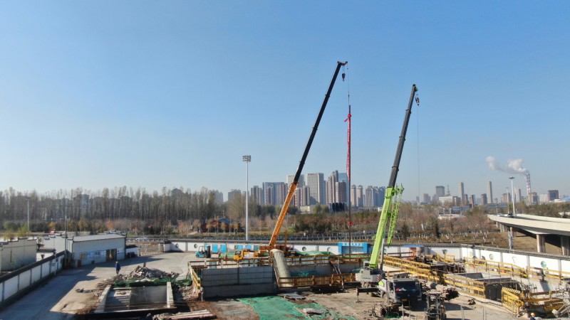 轨道交通2号线东延项目正式进入铺轨施工(图1) 轨道交通2号线东延项目正式进入铺轨施工(图1)