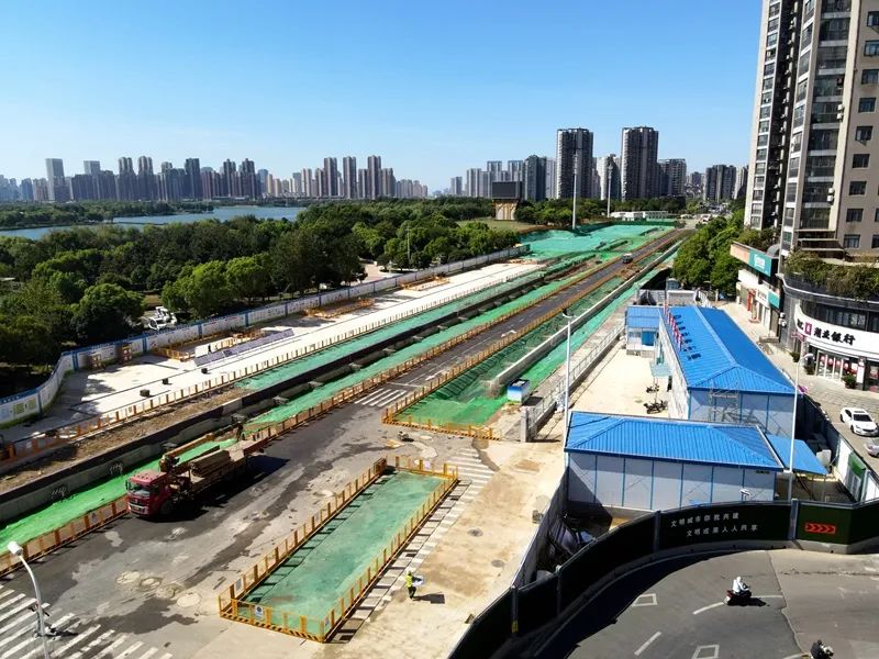 地铁12号线丁家咀站项目部打造文明智慧化工地(图1) 地铁12号线丁家咀站项目部打造文明智慧化工地(图1)