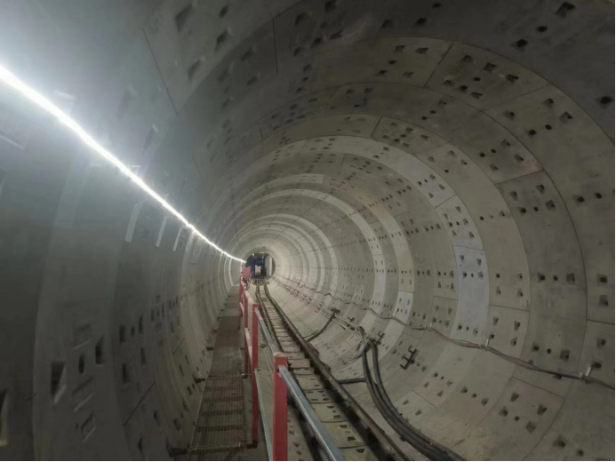 地铁9号线TA01标项目红山路站~南京站区间右线暨双线顺利穿越红山路公路隧道(图1) 地铁9号线TA01标项目红山路站~南京站区间右线暨双线顺利穿越红山路公路隧道(图1)
