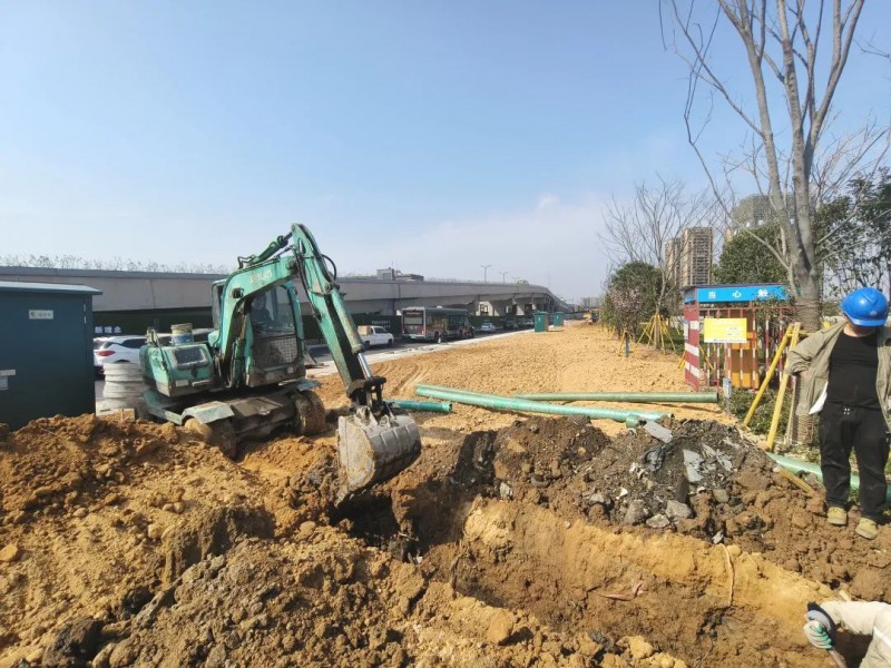 市域铁路S3线一期工程先开段临时变压器顺利完成通电工作(图1) 市域铁路S3线一期工程先开段临时变压器顺利完成通电工作(图1)