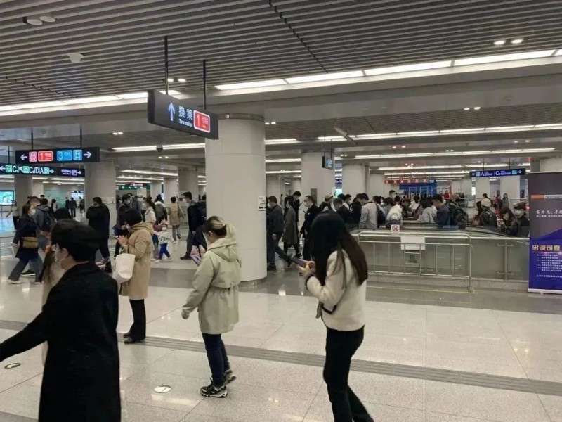 地铁客流再创历史新高!(图1) 地铁客流再创历史新高!(图1)