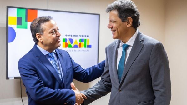 巴西政府出资支持尼泰罗伊首条有轨电车线路建设(图1) Rodrigo-Neves-and-Fernando-Haddad.jpg