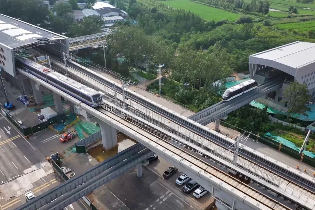 济南云巴换乘站探访:五大枢纽展现“无缝衔接”匠心(图4) 640 - 2025-10-28T172246.849.jpg