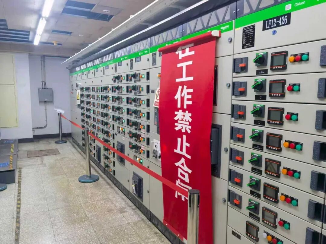 变电3.jpg 变电3.jpg