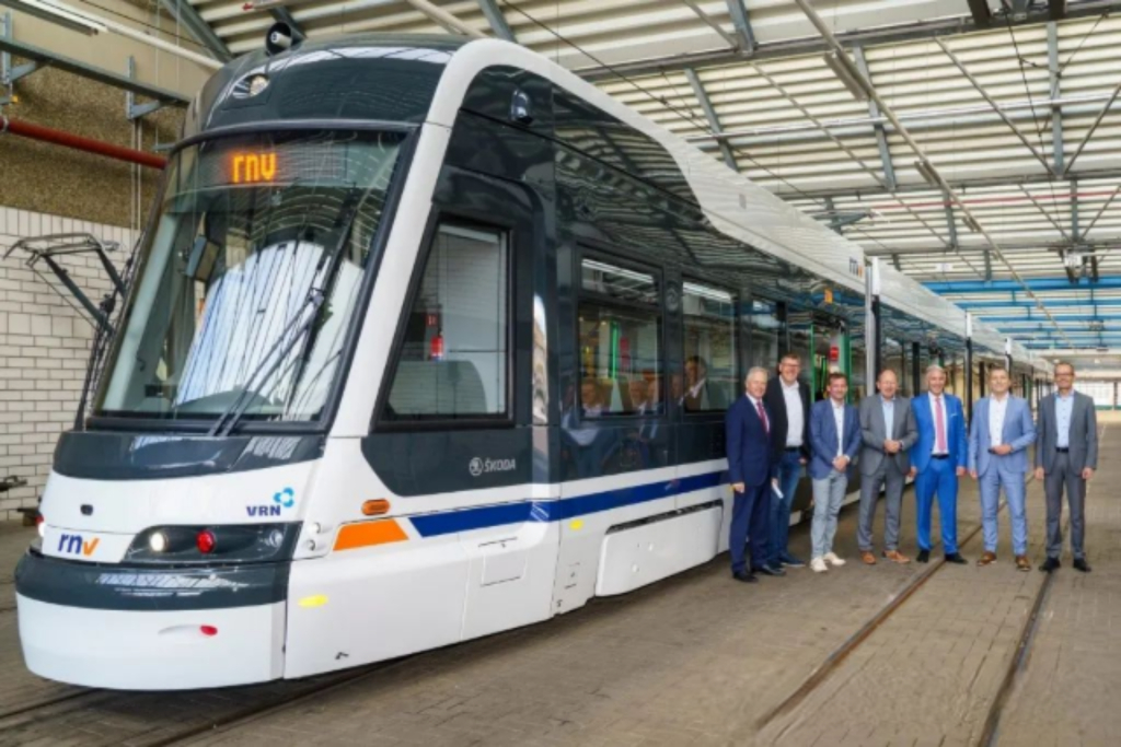 3-2409230SS1648.jpg