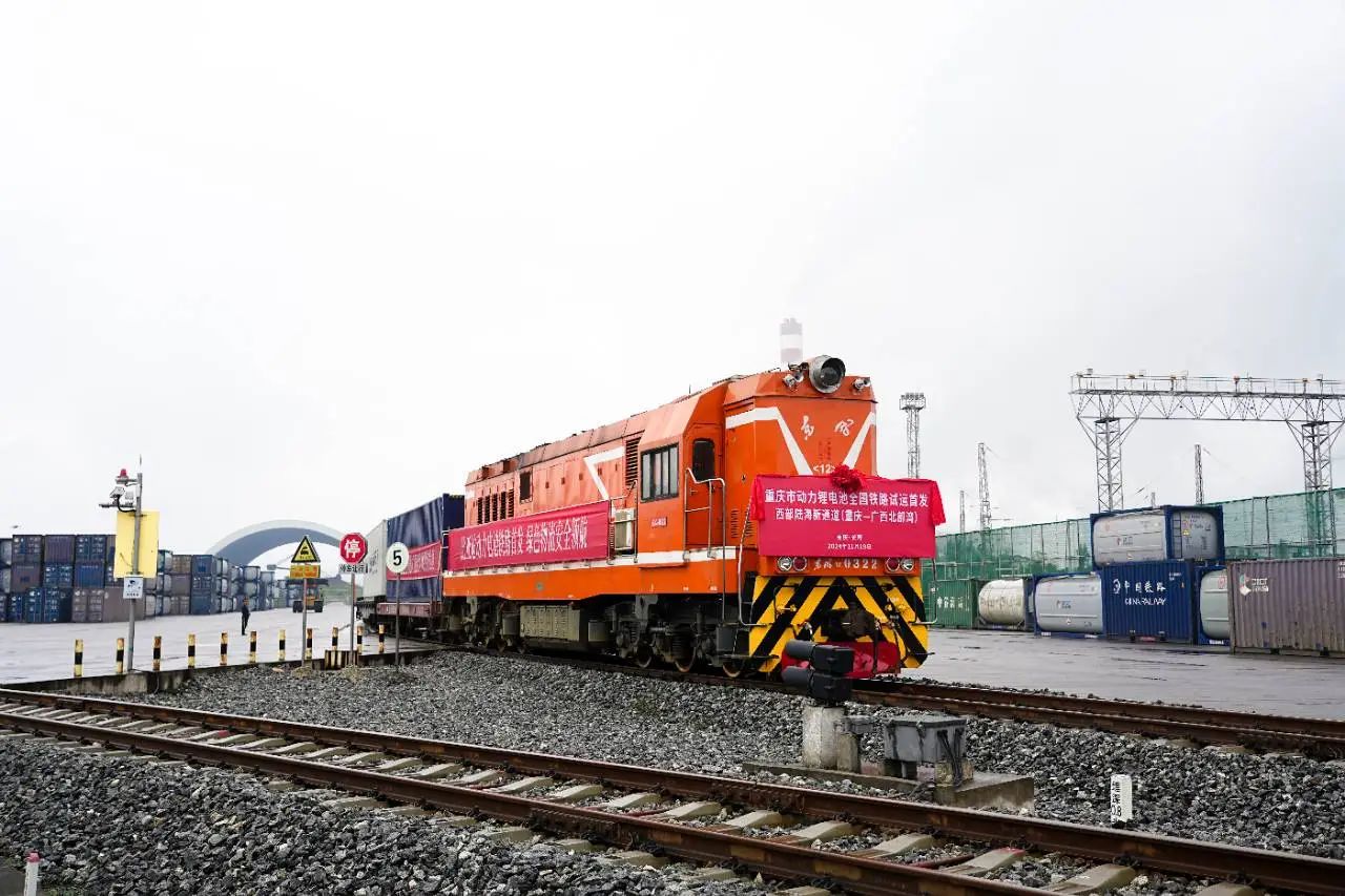 3-2411220U924c9.jpg
