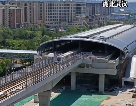 地铁前川线一期列车上线试跑(图1)