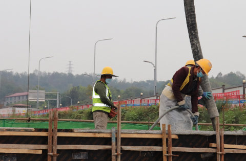 轨道交通24号线茶涪路站首段结构封顶(图1)
