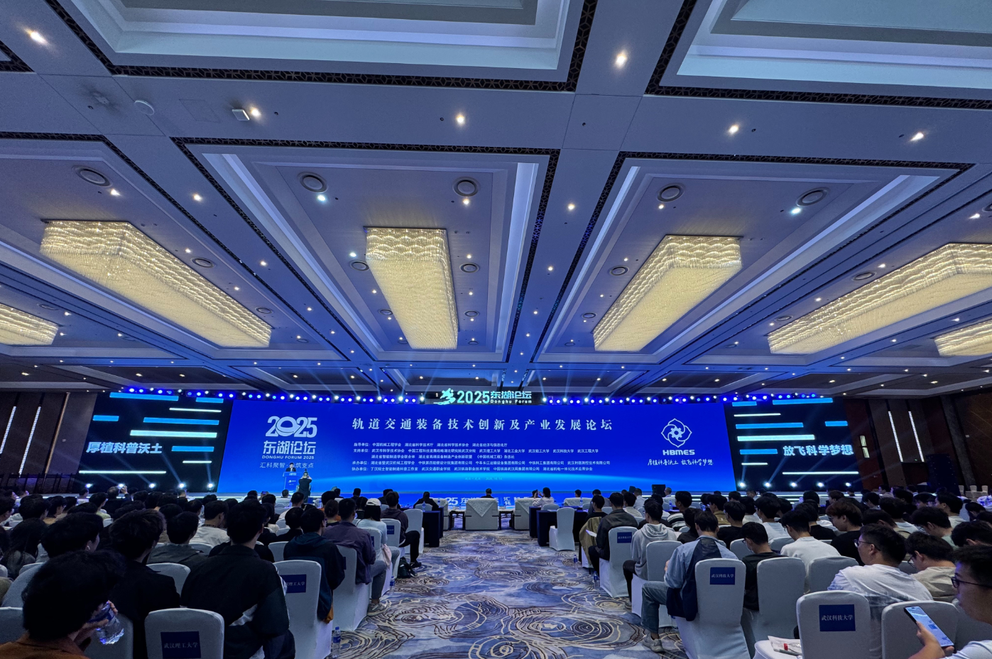 专家预测:未来,地铁可按需自如“加长”“缩短”(图1) 微信图片_20251015112433_98_87.png